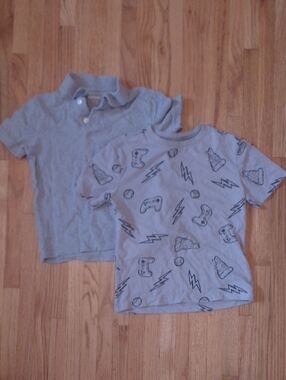 Old Navy Bundle Of 2 Light Gray Polo and Graphic Tee Set